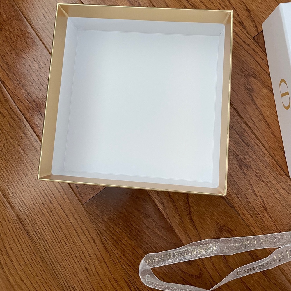 DIOR Decorative Storage Keepsake Gift Box - Picture 13 of 13